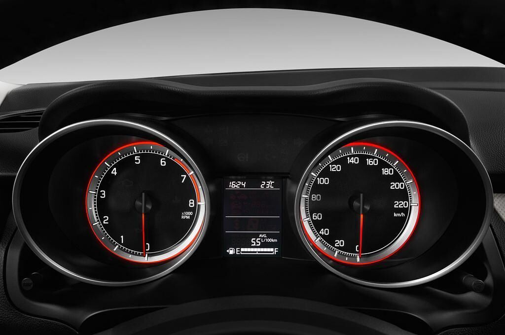 Suzuki Swift (Baujahr 2017) Comfort 5 Türen Tacho und Fahrerinstrumente