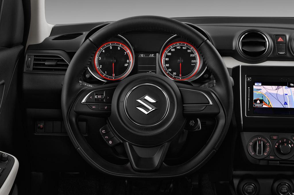 Suzuki Swift (Baujahr 2017) Comfort 5 Türen Lenkrad