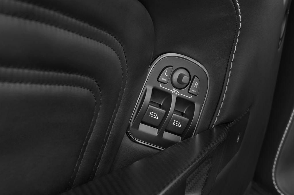 Aston Martin DBS (Baujahr 2010) - 2 Türen Bedienungselemente Tür