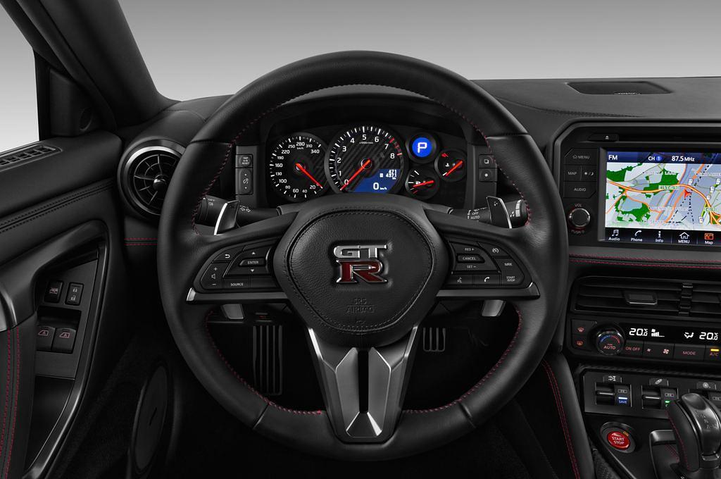Nissan GT-R (Baujahr 2017) Black Edition 2 Türen Lenkrad