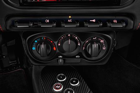 Alfa Romeo 4C (Baujahr 2017) - 2 Türen Temperatur und Klimaanlage