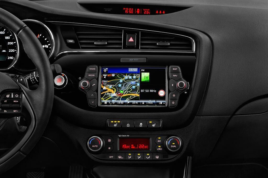 Kia cee'd (Baujahr 2016) Platinum Edition 5 Türen Mittelkonsole