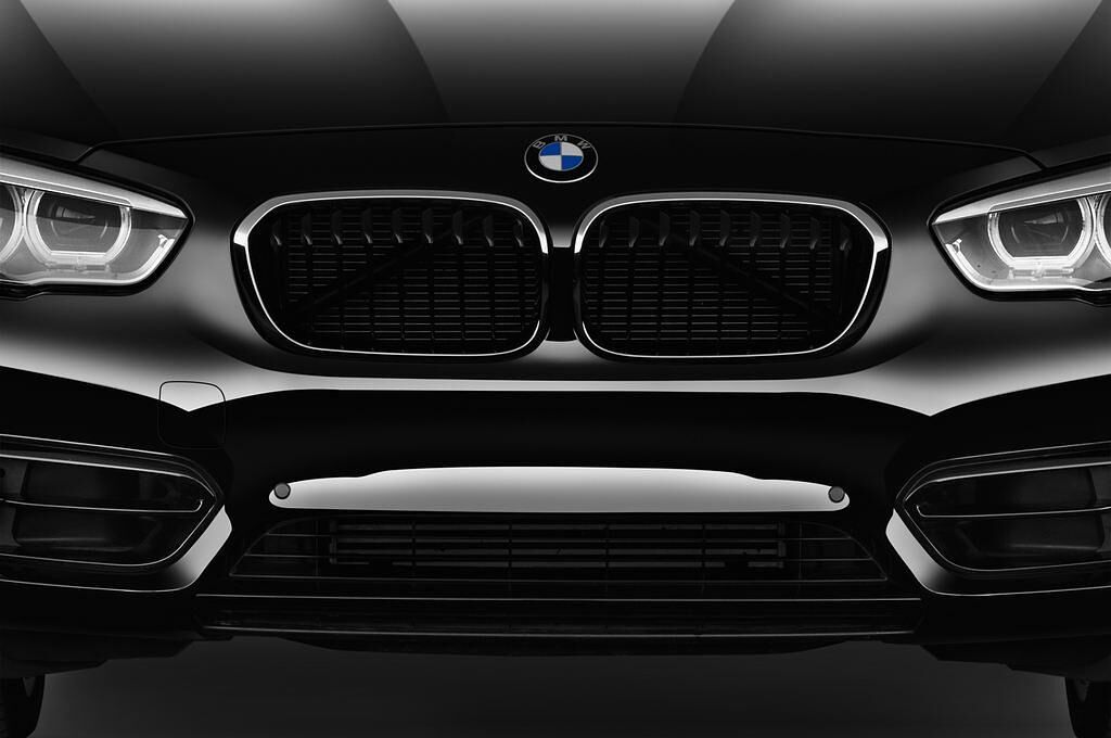 BMW 1 Series (Baujahr 2017) Sport 5 Türen Kühlergrill und Scheinwerfer