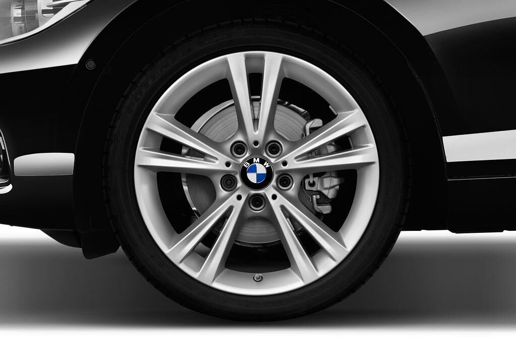 BMW 1 Series (Baujahr 2017) Sport 5 Türen Reifen und Felge