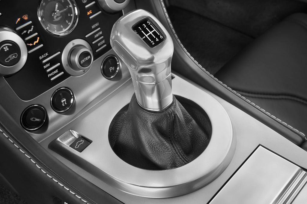 Aston Martin DBS (Baujahr 2010) - 2 Türen Schalthebel