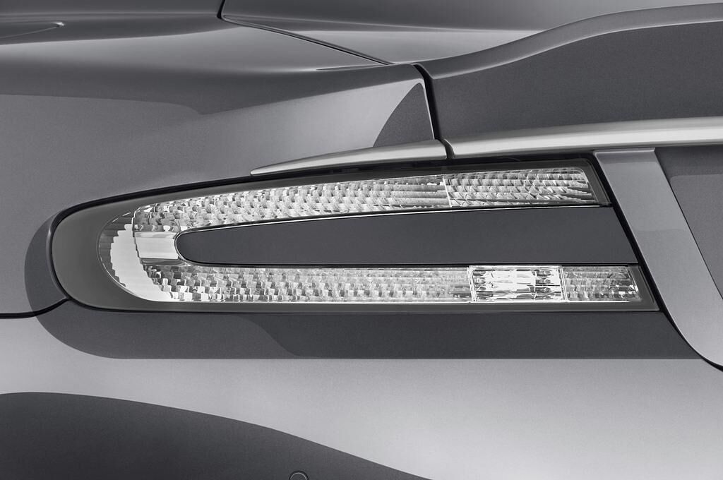 Aston Martin DBS (Baujahr 2010) - 2 Türen Rücklicht
