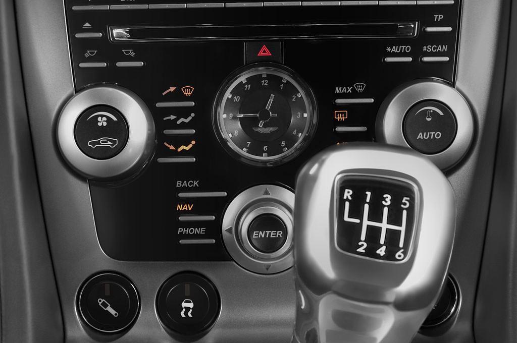 Aston Martin DBS (Baujahr 2010) - 2 Türen Temperatur und Klimaanlage