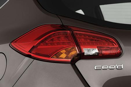 Kia cee'd (Baujahr 2013) Spirit 5 Türen Rücklicht