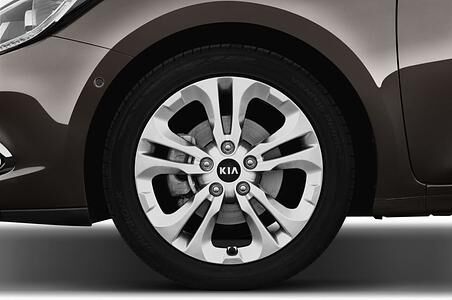 Kia cee'd (Baujahr 2013) Spirit 5 Türen Reifen und Felge