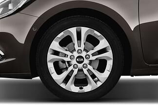 Kia cee'd (Baujahr 2013) Spirit 5 Türen Reifen und Felge