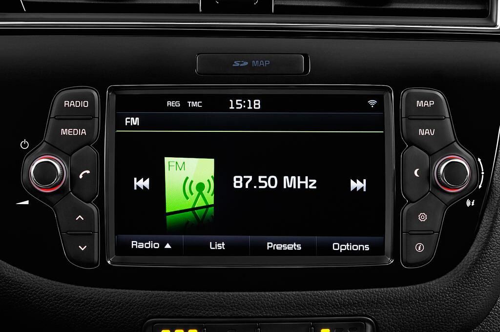 Kia cee'd (Baujahr 2016) Platinum Edition 5 Türen Radio und Infotainmentsystem
