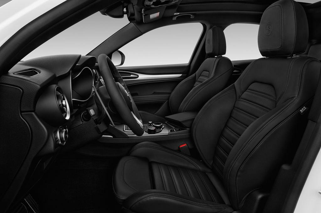 Alfa Romeo Stelvio (Baujahr 2017) - 5 Türen Vordersitze