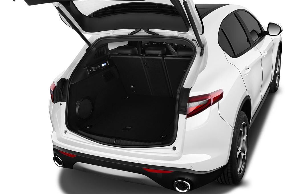 Alfa Romeo Stelvio (Baujahr 2017) - 5 Türen Kofferraum