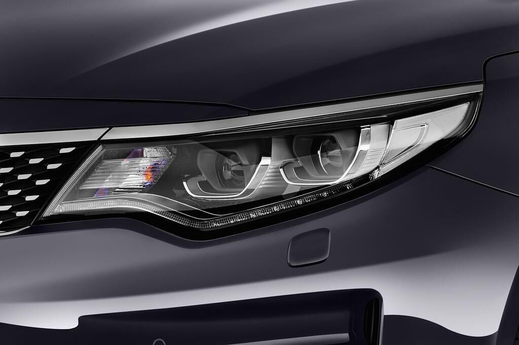 KIA Optima Sportswagon (Baujahr 2017) Spirit 5 Türen Scheinwerfer