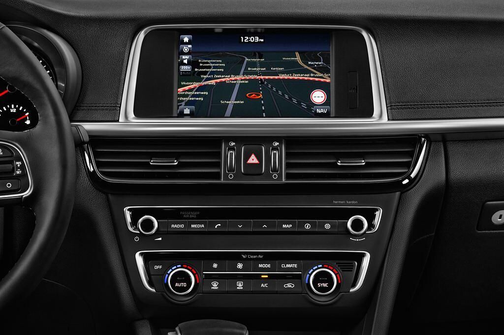 KIA Optima Sportswagon (Baujahr 2017) Spirit 5 Türen Mittelkonsole