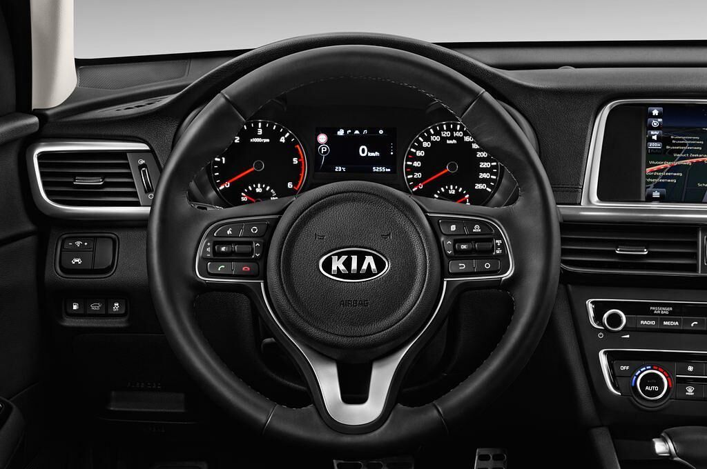 KIA Optima Sportswagon (Baujahr 2017) Spirit 5 Türen Lenkrad