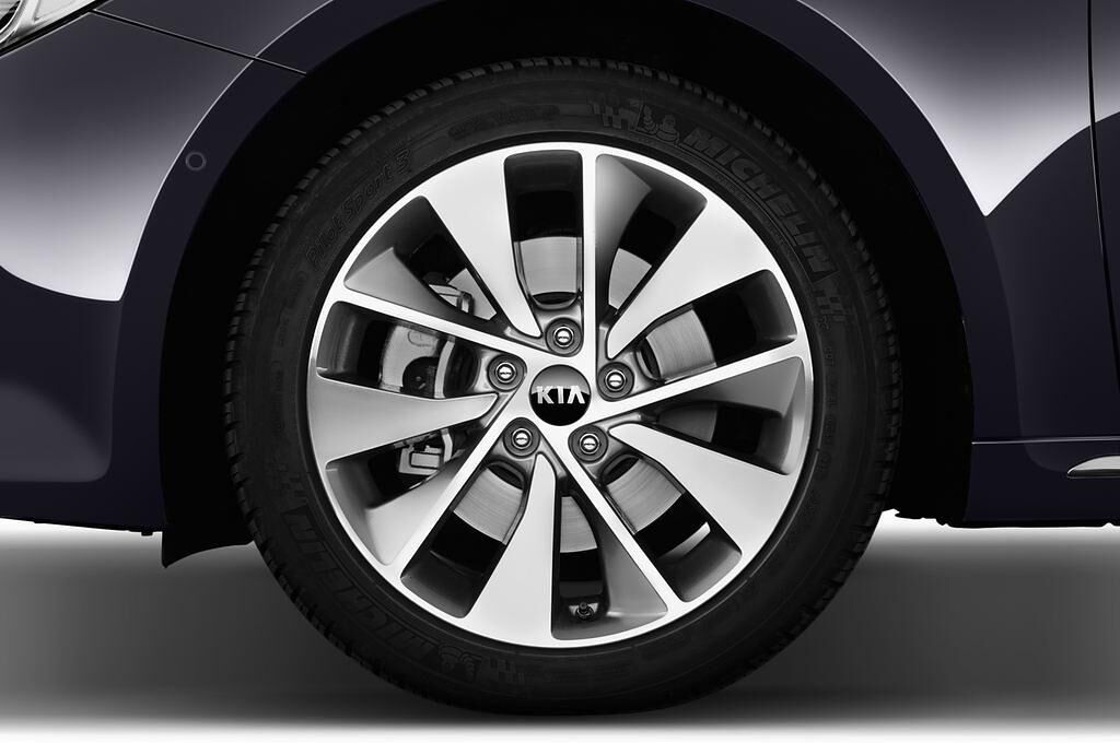KIA Optima Sportswagon (Baujahr 2017) Spirit 5 Türen Reifen und Felge