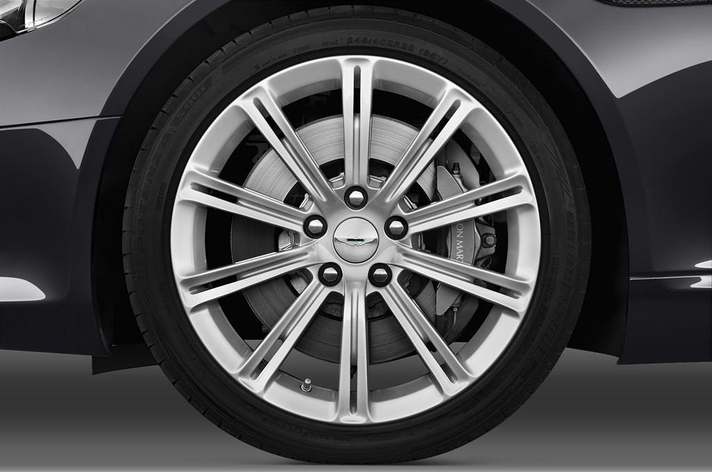 Aston Martin Rapide (Baujahr 2011) Luxury 5 Türen Reifen und Felge