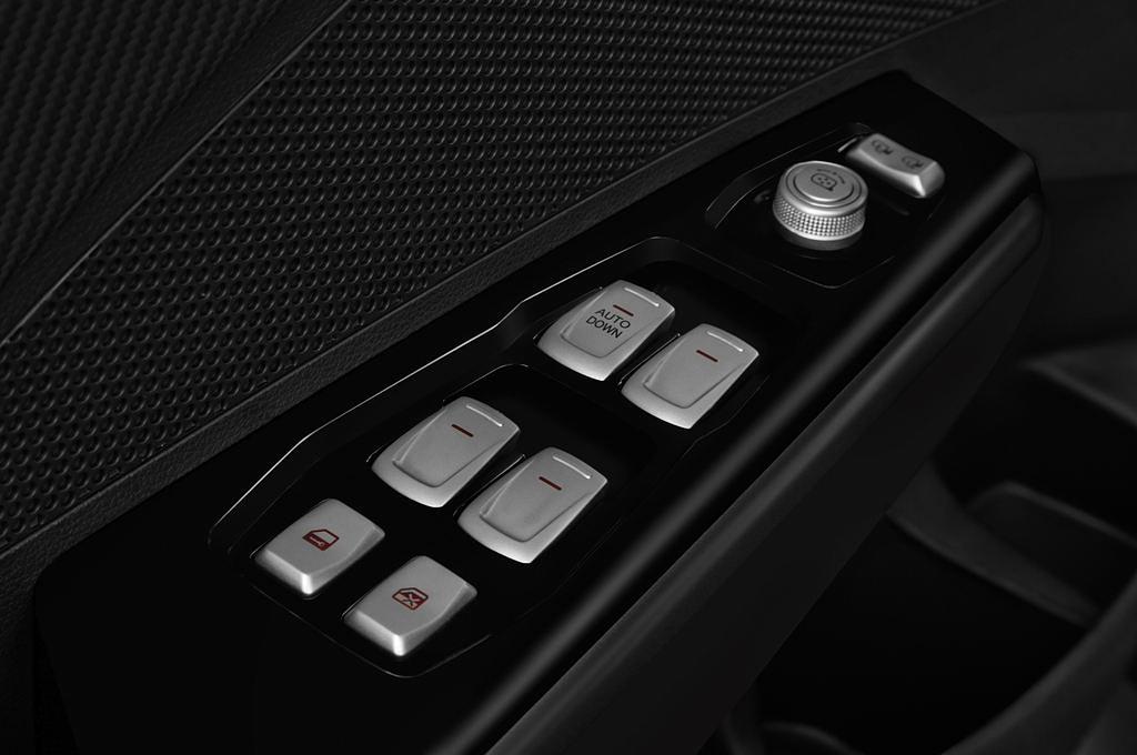 SsangYong XLV (Baujahr 2017) Sapphire 5 Türen Bedienungselemente Tür