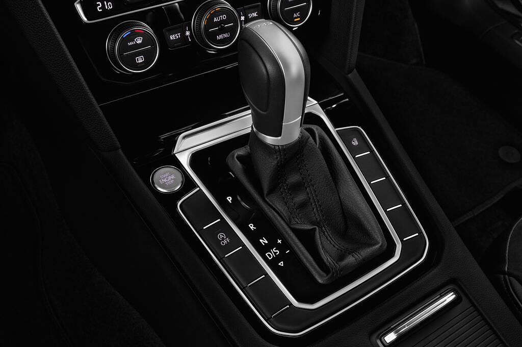 Volkswagen Arteon (Baujahr 2018) Elegance 5 Türen Schalthebel