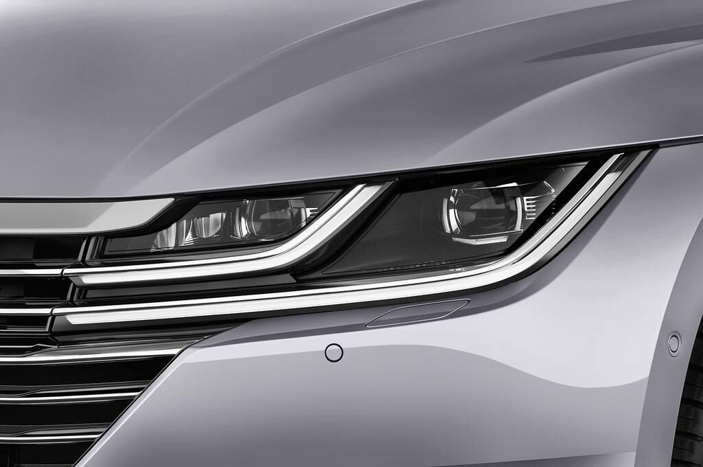 Volkswagen Arteon (Baujahr 2018) Elegance 5 Türen Scheinwerfer