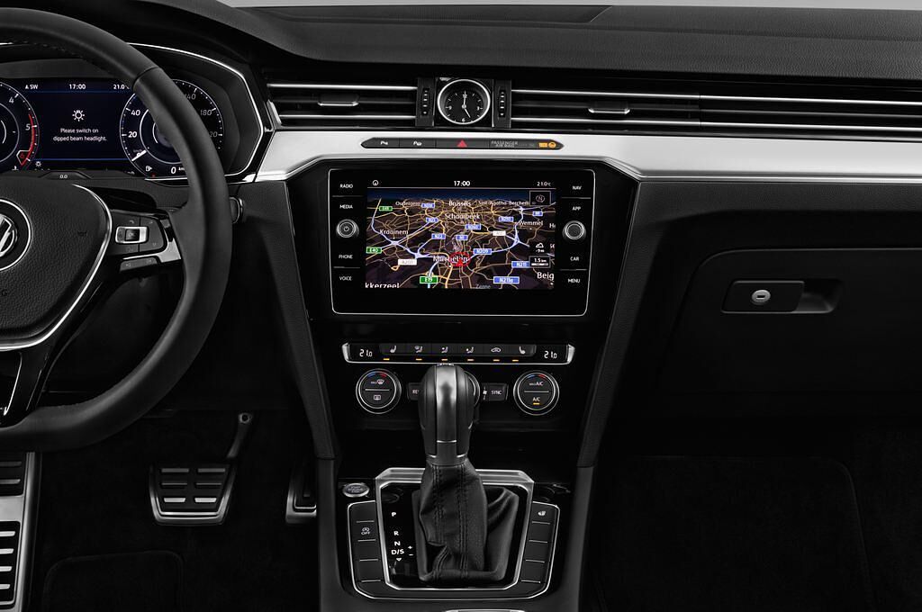 Volkswagen Arteon (Baujahr 2018) Elegance 5 Türen Mittelkonsole