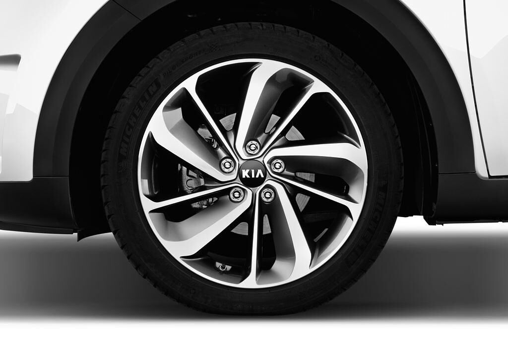 KIA Niro Hybride (Baujahr 2017) Spirit 5 Türen Reifen und Felge