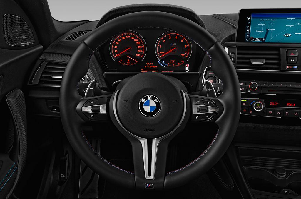 BMW M2 (Baujahr 2017) - 2 Türen Lenkrad