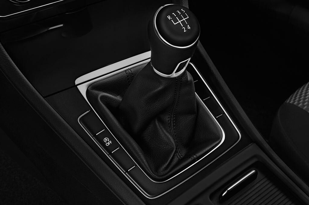 Volkswagen Golf (Baujahr 2017) Trendline 3 Türen Schalthebel