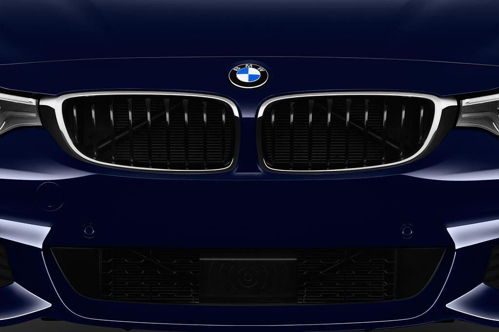 BMW 4 Series (Baujahr 2018) M Sport 2 Türen Kühlergrill und Scheinwerfer