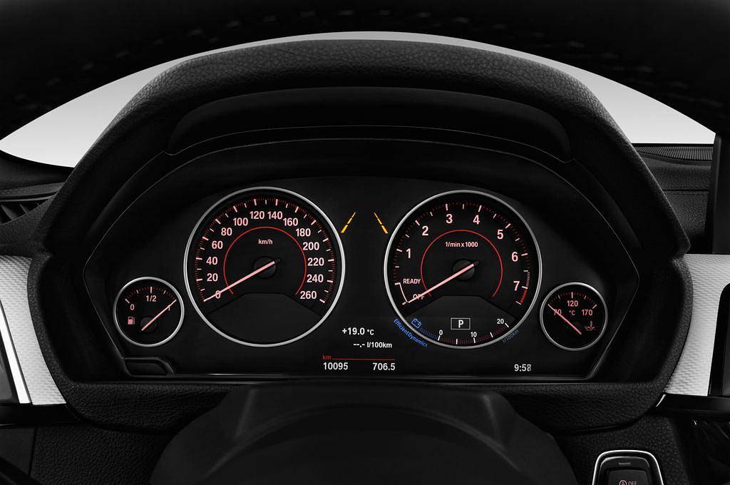 BMW 4 Series (Baujahr 2018) M Sport 2 Türen Tacho und Fahrerinstrumente