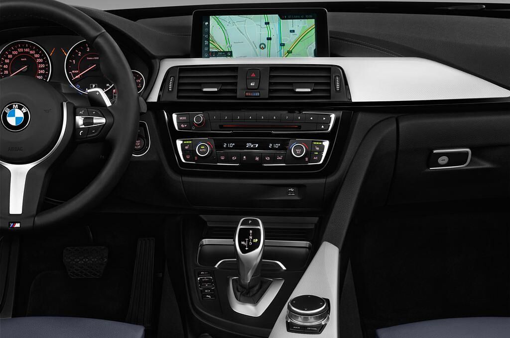 BMW 4 Series (Baujahr 2018) M Sport 2 Türen Mittelkonsole