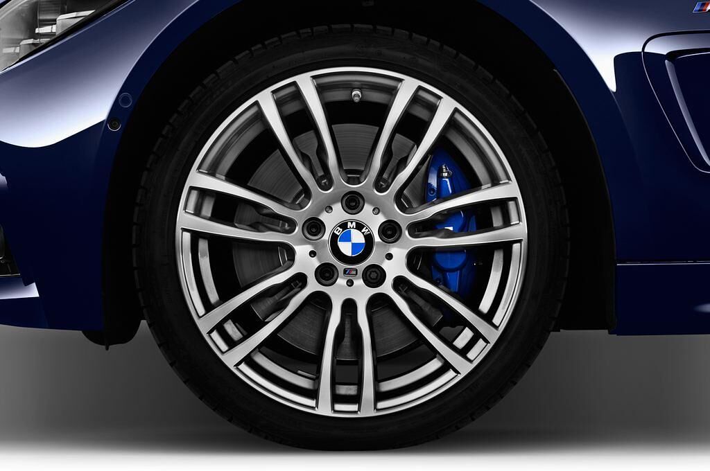 BMW 4 Series (Baujahr 2018) M Sport 2 Türen Reifen und Felge