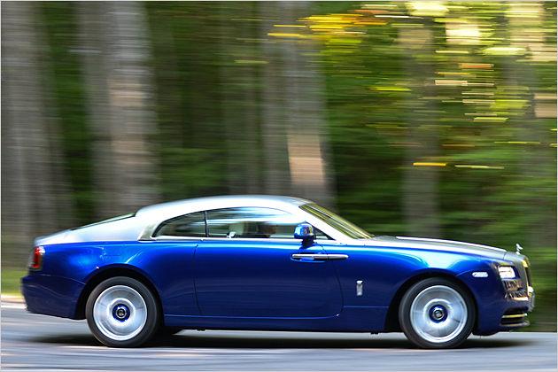 Salamanca-Blue und Cassiopeia-Silver heißen die Lackierungen des gezeigten Wraith