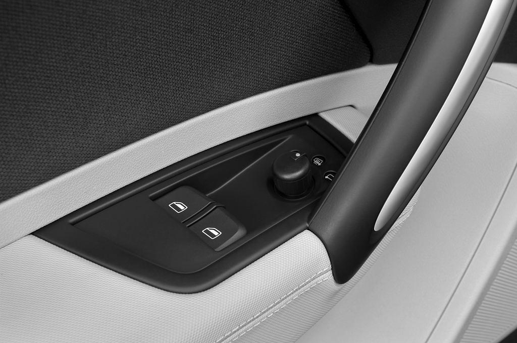 Audi A1 (Baujahr 2011) Ambition 3 Türen Bedienungselemente Tür