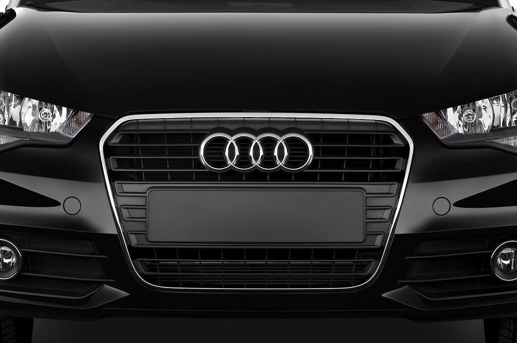 Audi A1 (Baujahr 2011) Ambition 3 Türen Kühlergrill und Scheinwerfer