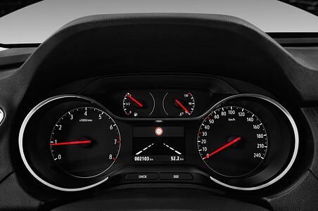 Opel Grandland X (Baujahr 2018) Innovation 5 Türen Tacho und Fahrerinstrumente