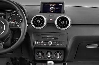 Audi A1 (Baujahr 2011) Ambition 3 Türen Mittelkonsole
