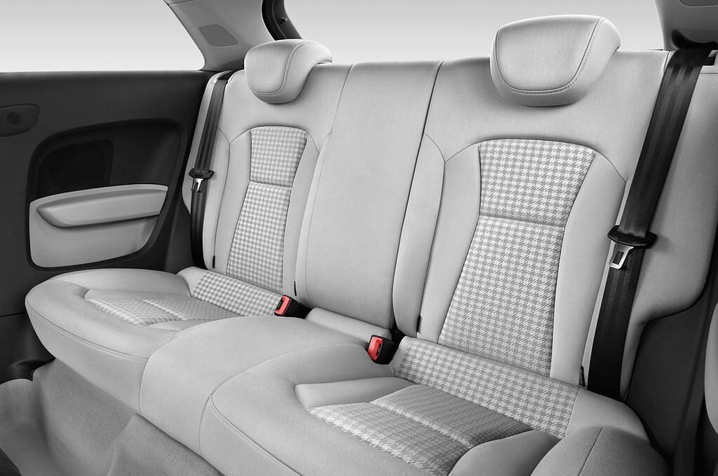 Audi A1 (Baujahr 2011) Ambition 3 Türen Rücksitze