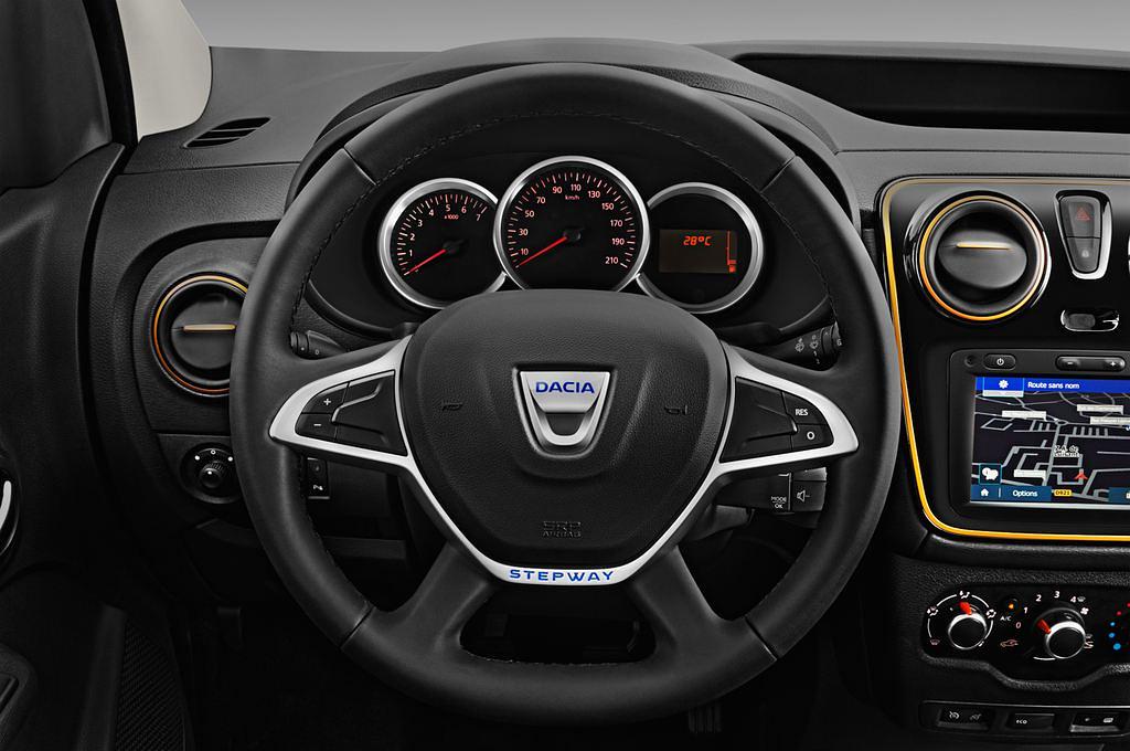 Dacia Dokker (Baujahr 2017) Stepway Celebration 5 Türen Lenkrad