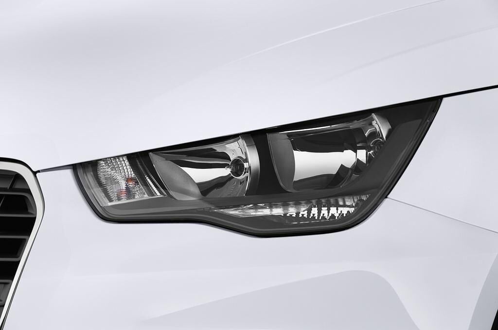 Audi A1 Sportback (Baujahr 2012) Ambition 5 Türen Scheinwerfer