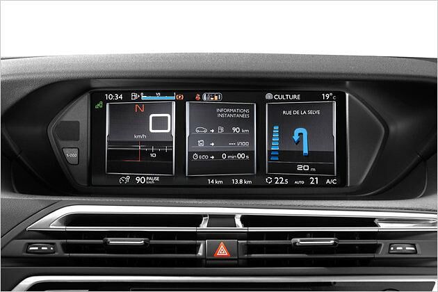 Selbes Display, andere Konfiguration: Das linke Drittel ist für den Tacho reserviert, der Rest ist konfigurierbar