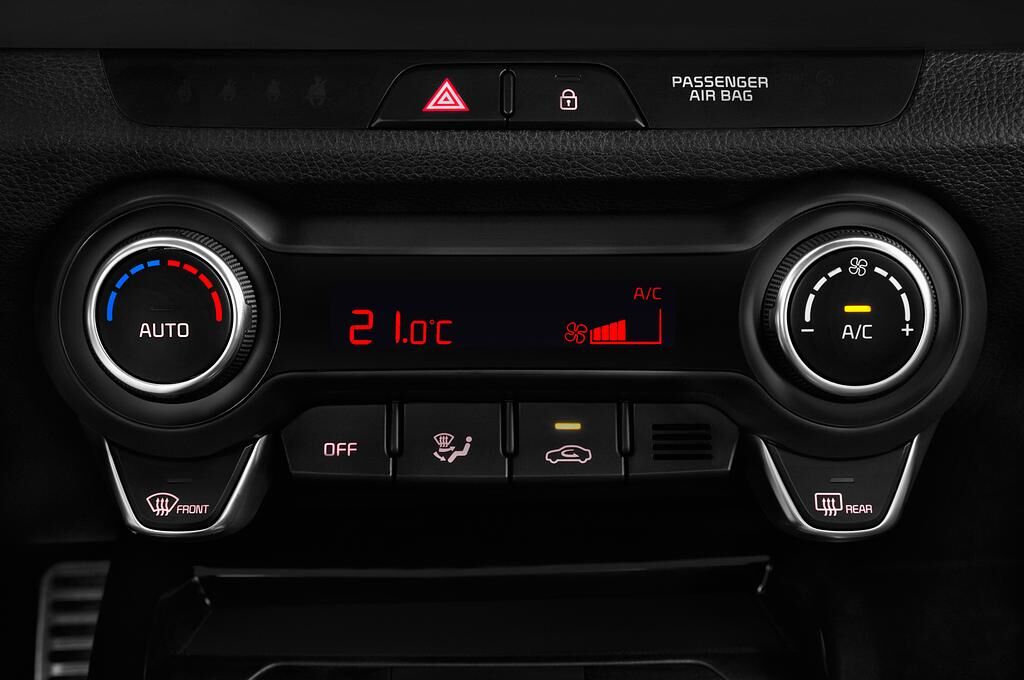 KIA Stonic (Baujahr 2018) Platinum Edition 5 Türen Temperatur und Klimaanlage