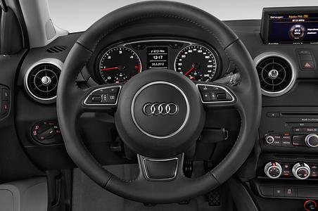 Audi A1 Sportback (Baujahr 2012) Ambition 5 Türen Lenkrad