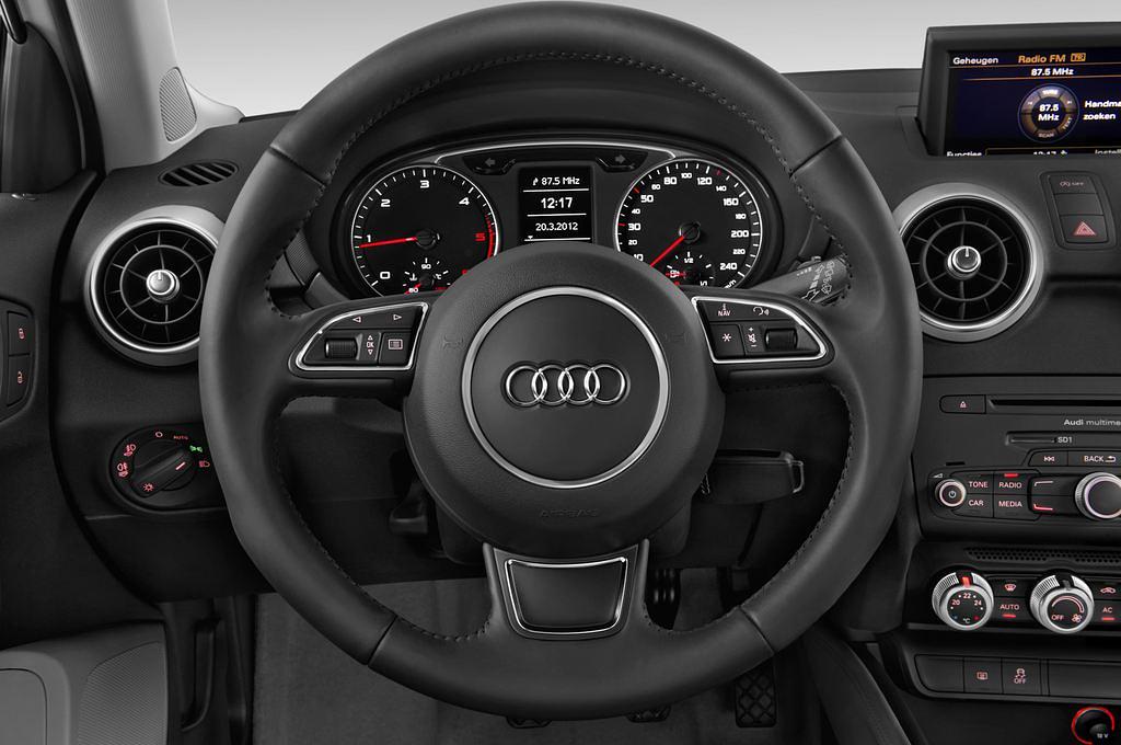 Audi A1 Sportback (Baujahr 2012) Ambition 5 Türen Lenkrad