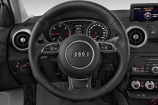 Audi A1 Sportback (Baujahr 2012) Ambition 5 Türen Lenkrad