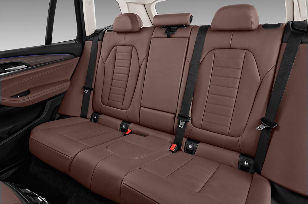 BMW X3 (Baujahr 2018) xLine 5 Türen Rücksitze