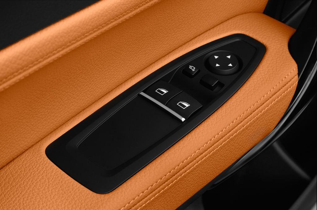 BMW 2 Series (Baujahr 2018) Sport Line 2 Türen Bedienungselemente Tür