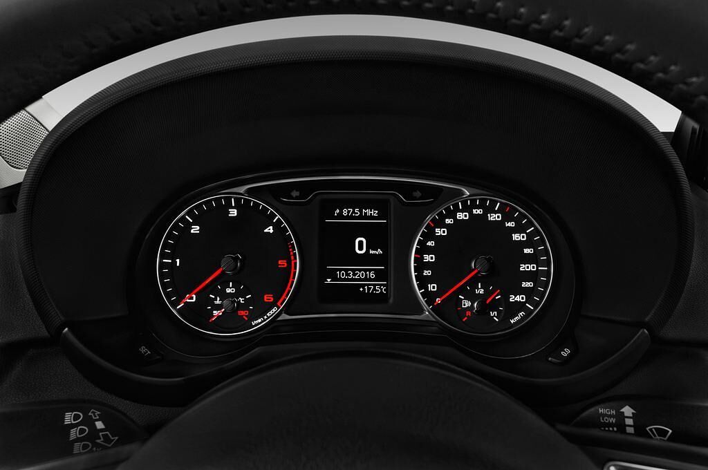 Audi A1 (Baujahr 2016) Sport 3 Türen Tacho und Fahrerinstrumente