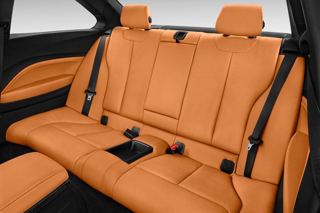 BMW 2 Series (Baujahr 2018) Sport Line 2 Türen Rücksitze